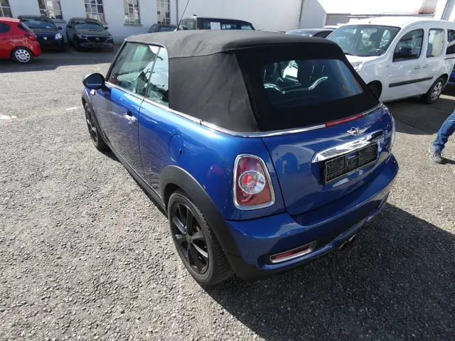 Mini Convertible view 13