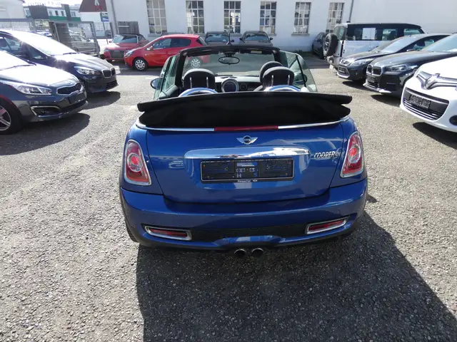 Mini Convertible view 5