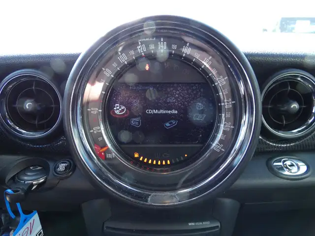 Mini Convertible view 9