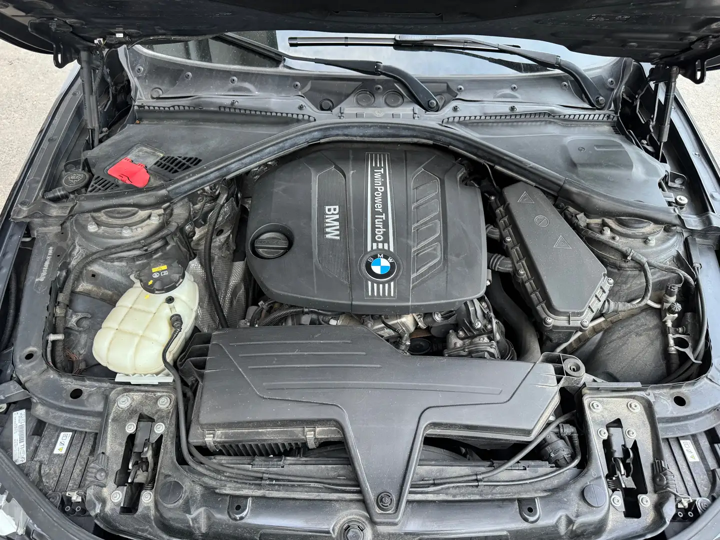 BMW 318 318d Touring Grau - 2