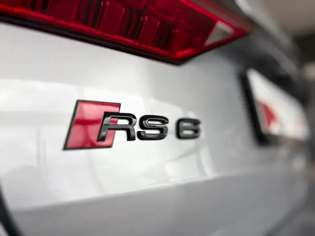 Audi RS6 view 24