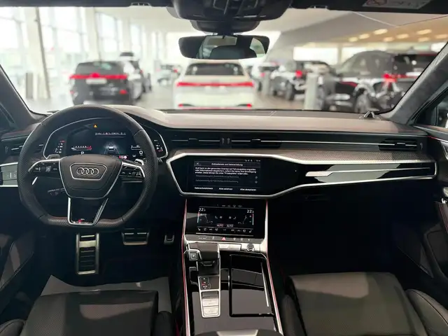 Audi RS6 view 11