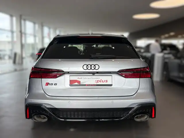 Audi RS6 view 7