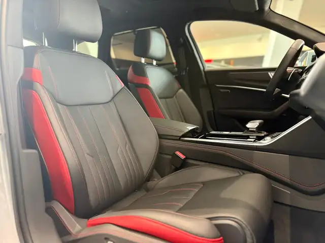 Audi RS6 view 10