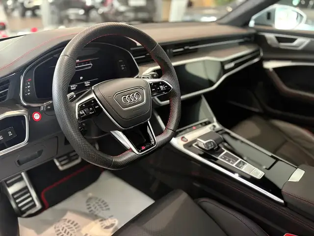 Audi RS6 view 12