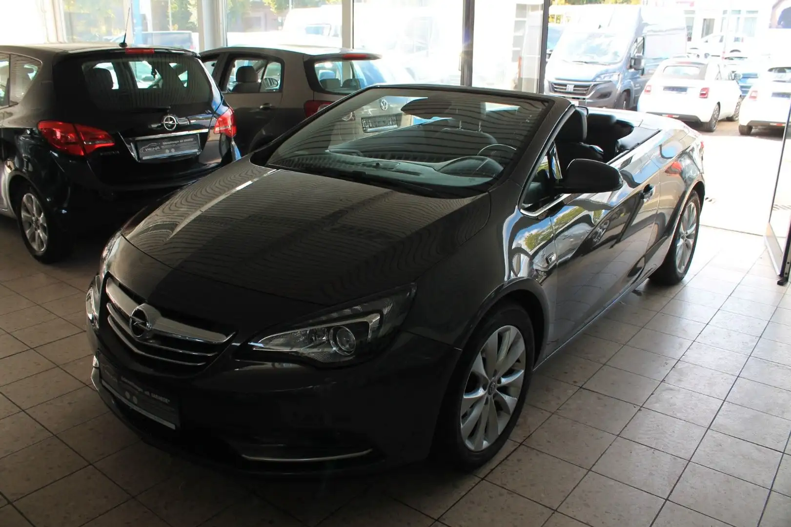 Opel Cascada Innovation Grau - 1