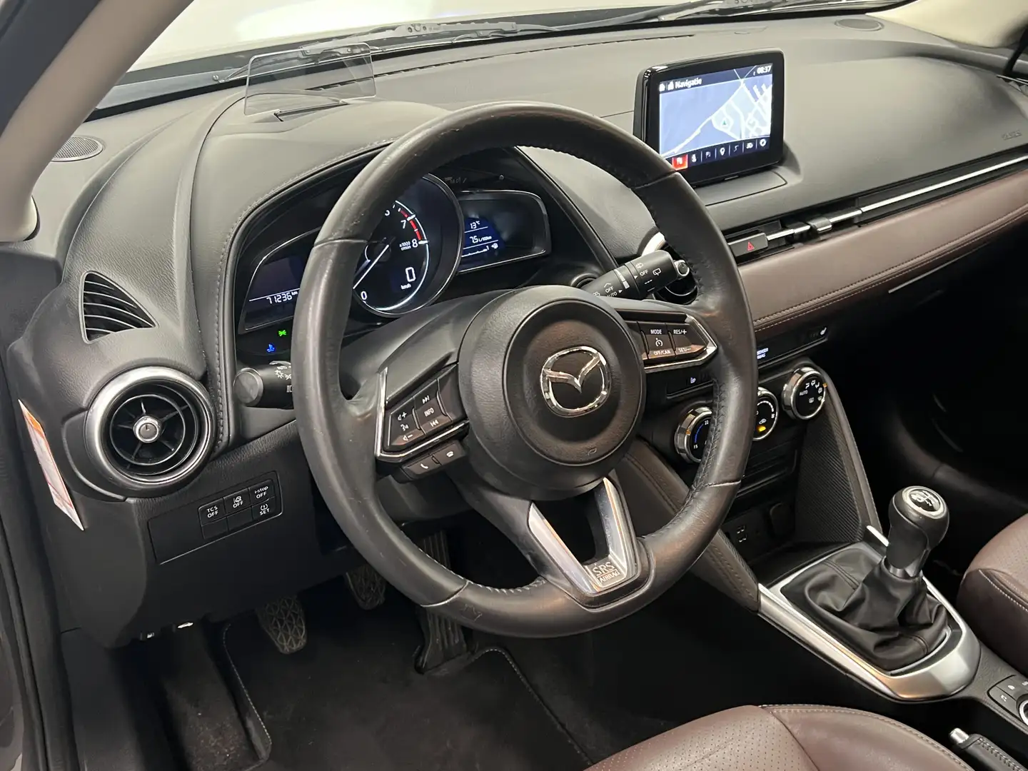 Mazda CX-3 2.0 SkyActiv-G 120 GT-Luxury | NAVIGATIE | TREKHAA Grijs - 2