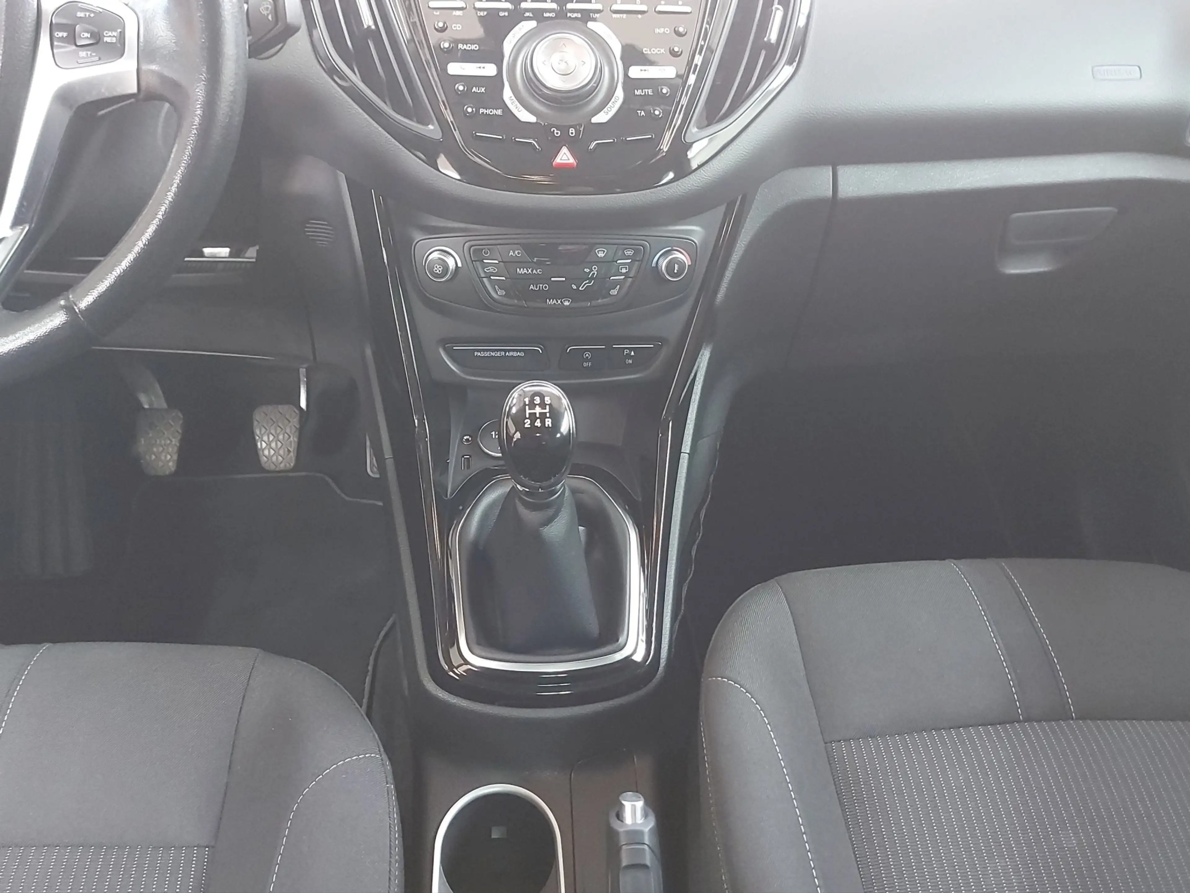 Ford B-Max 1.0 EcoBoost Titanium — photo 14
