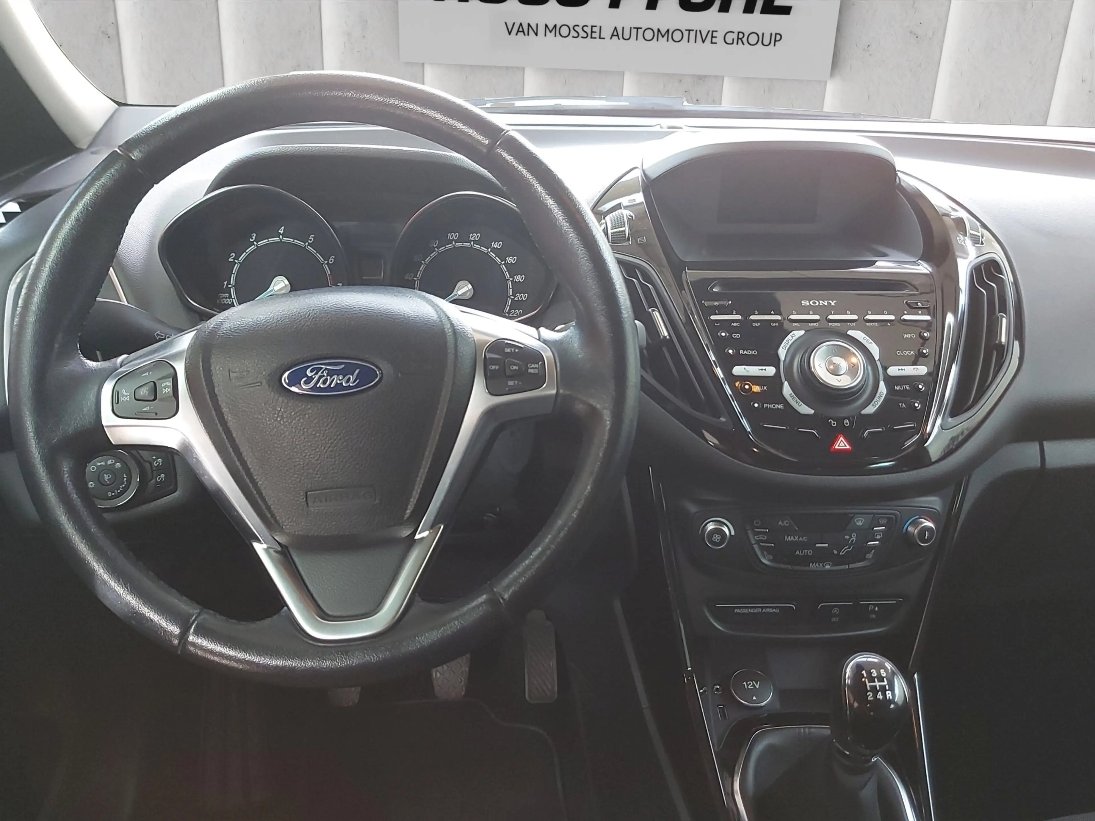 Ford B-Max 1.0 EcoBoost Titanium — photo 12