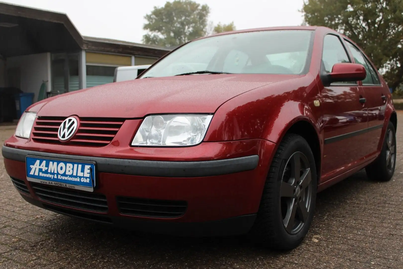 Volkswagen Bora 1.6 el. Schiebedach Komfort Rot - 1