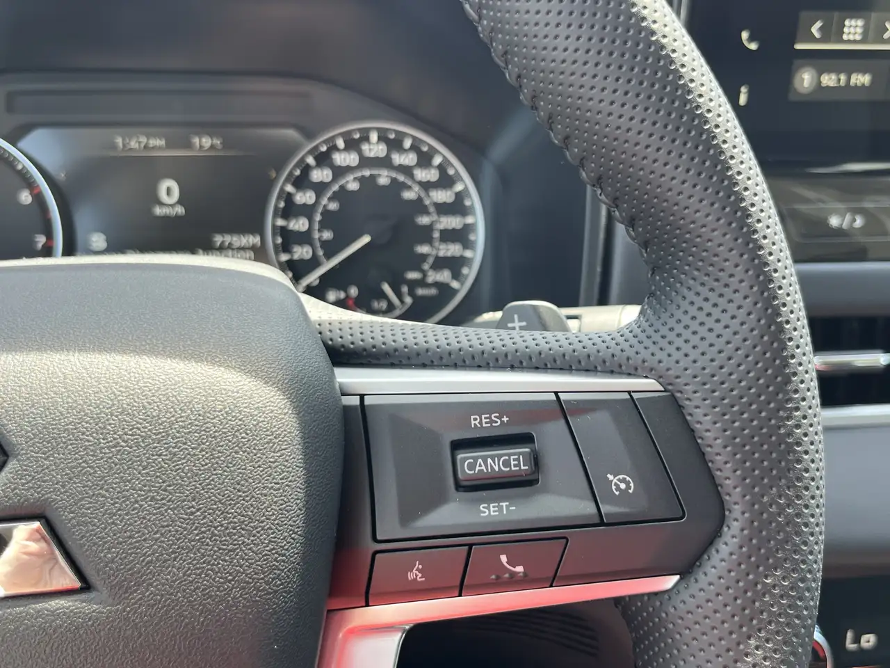 Mitsubishi Outlander снимка Mitsubishi Outlander