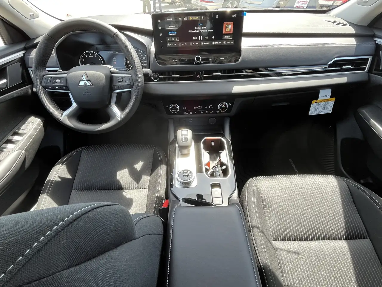 Mitsubishi Outlander снимка Mitsubishi Outlander