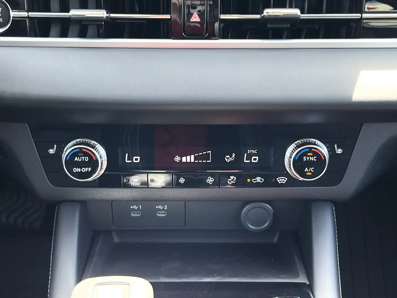 Mitsubishi Outlander снимка Mitsubishi Outlander