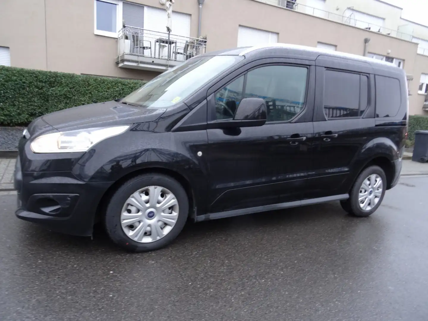 Ford Tourneo Connect 1.0 EcoBoost Titanium Zwart - 1