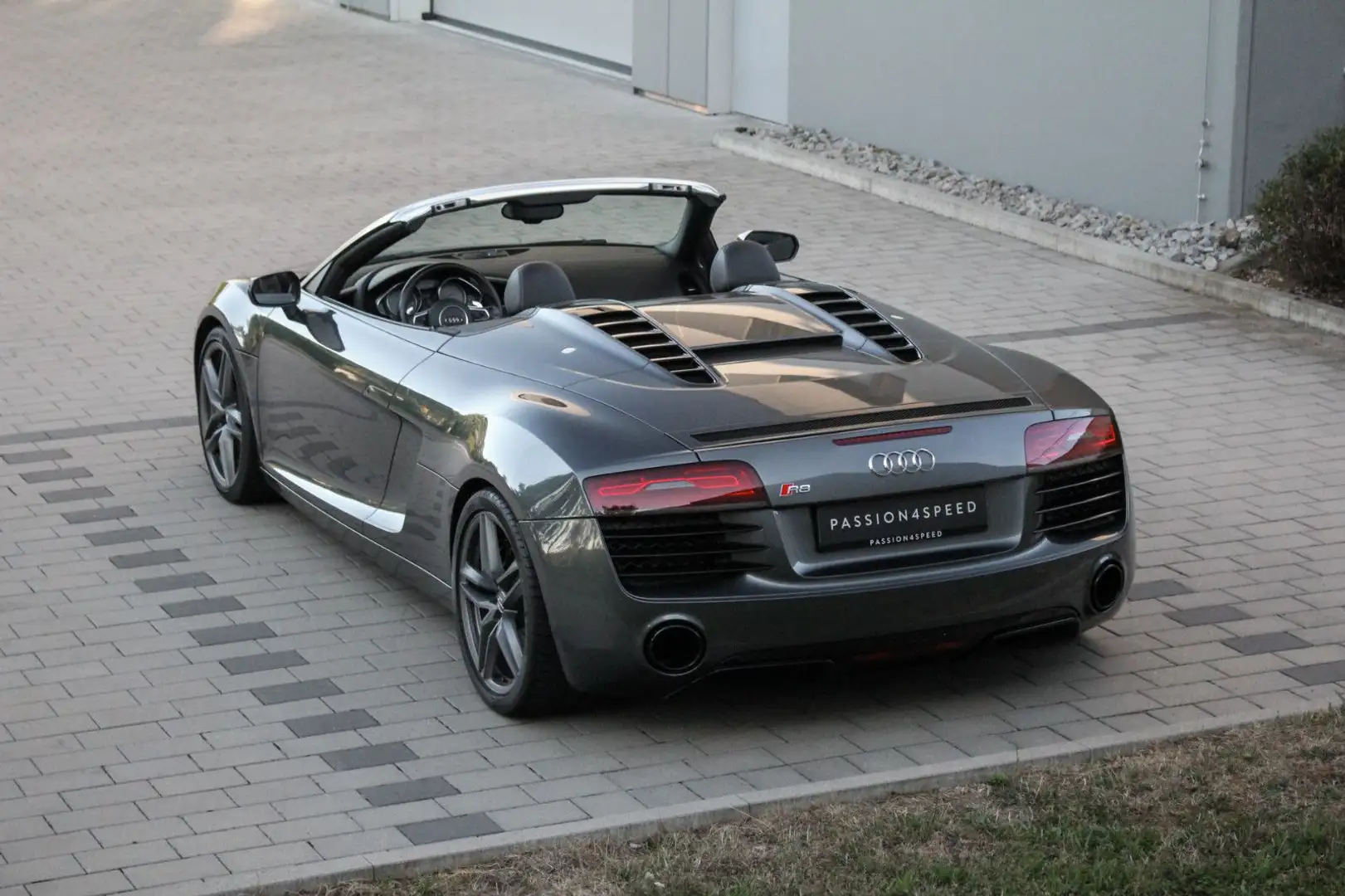 Audi R8 Spyder 4.2 FSI quattro Grau - 2