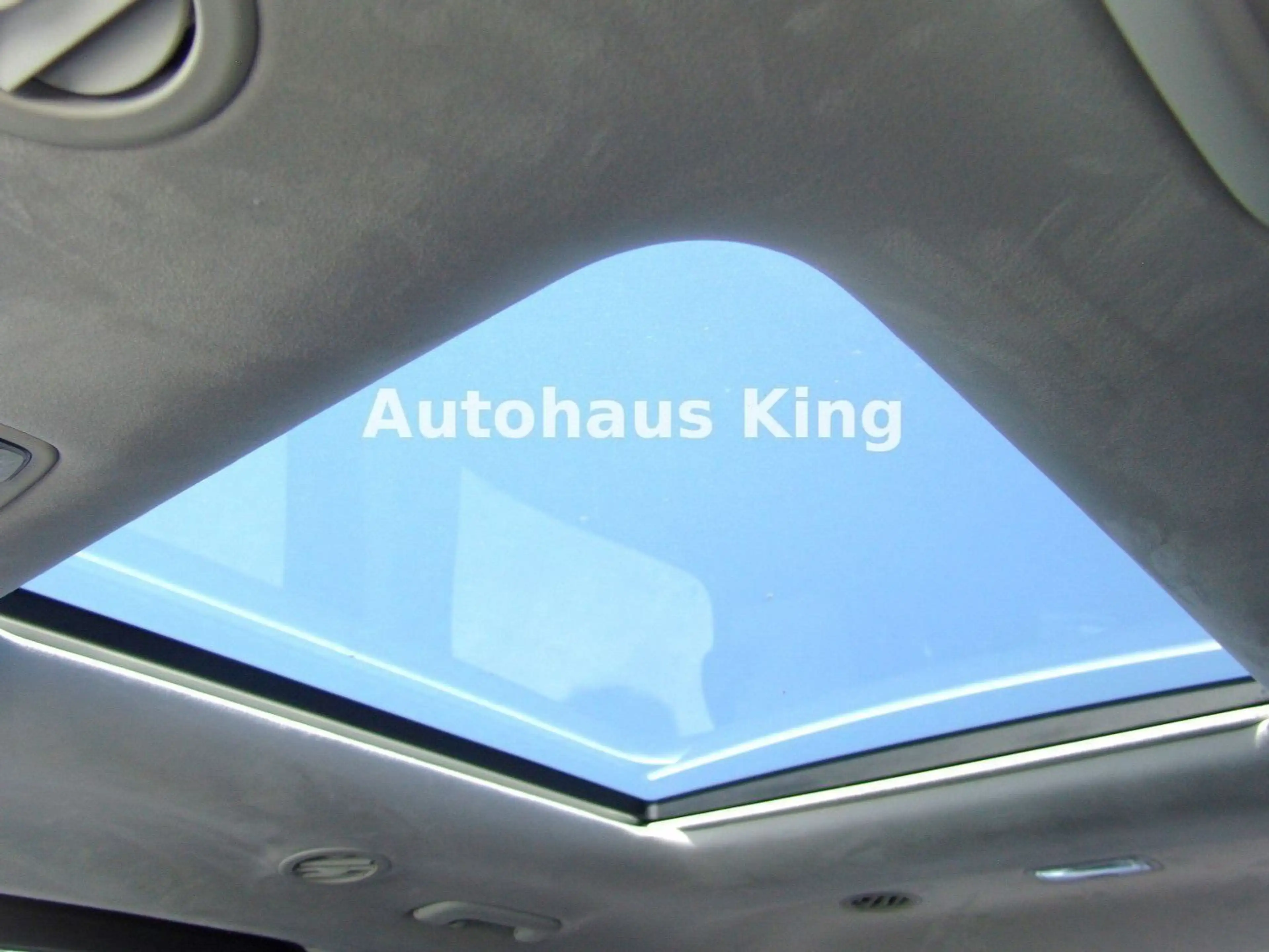 Hyundai STARIA Signature 2WD- 7Sit/Leder/PANO/SD/Voll — photo 13