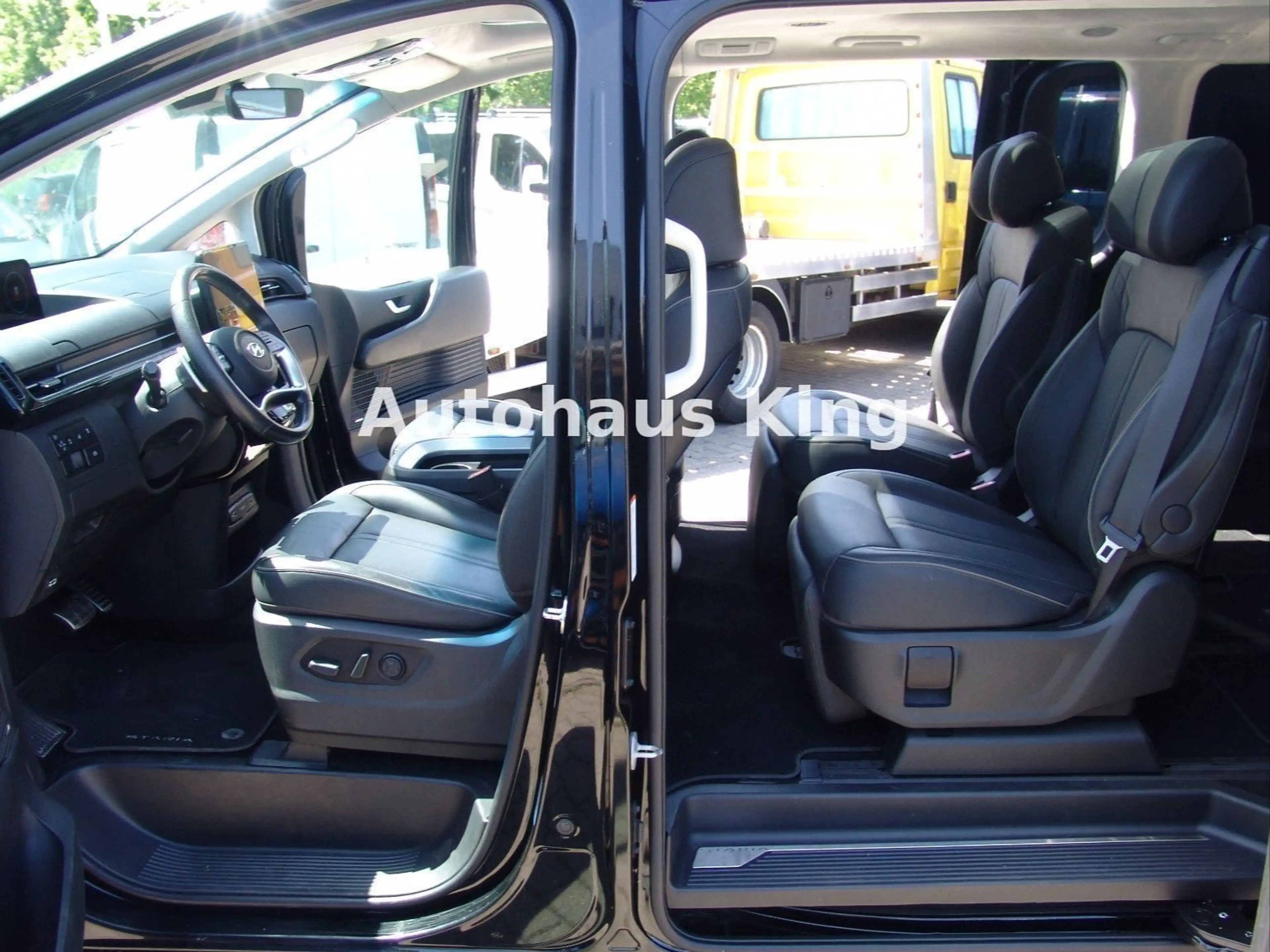 Hyundai STARIA Signature 2WD- 7Sit/Leder/PANO/SD/Voll — photo 9