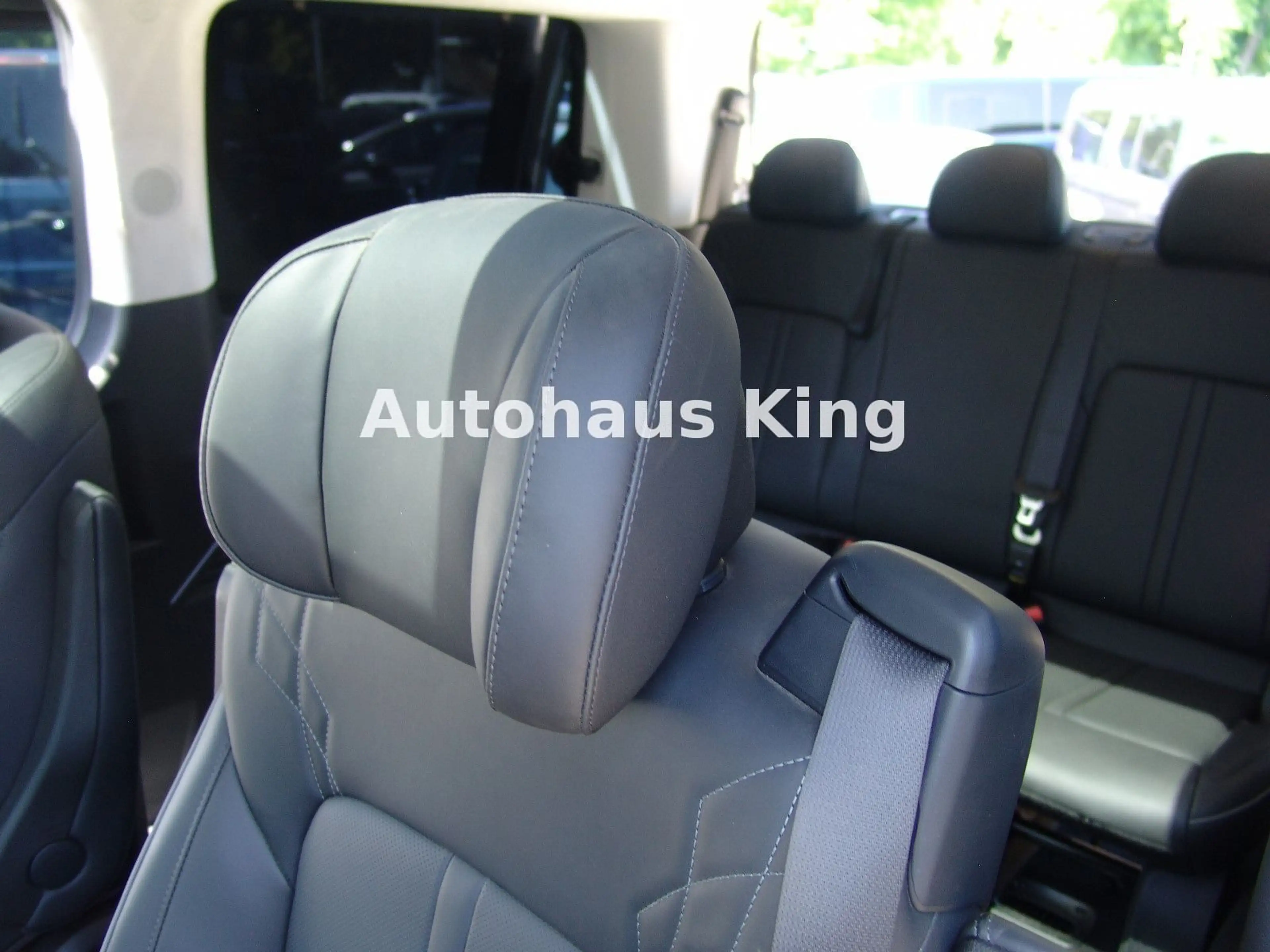 Hyundai STARIA Signature 2WD- 7Sit/Leder/PANO/SD/Voll — photo 11