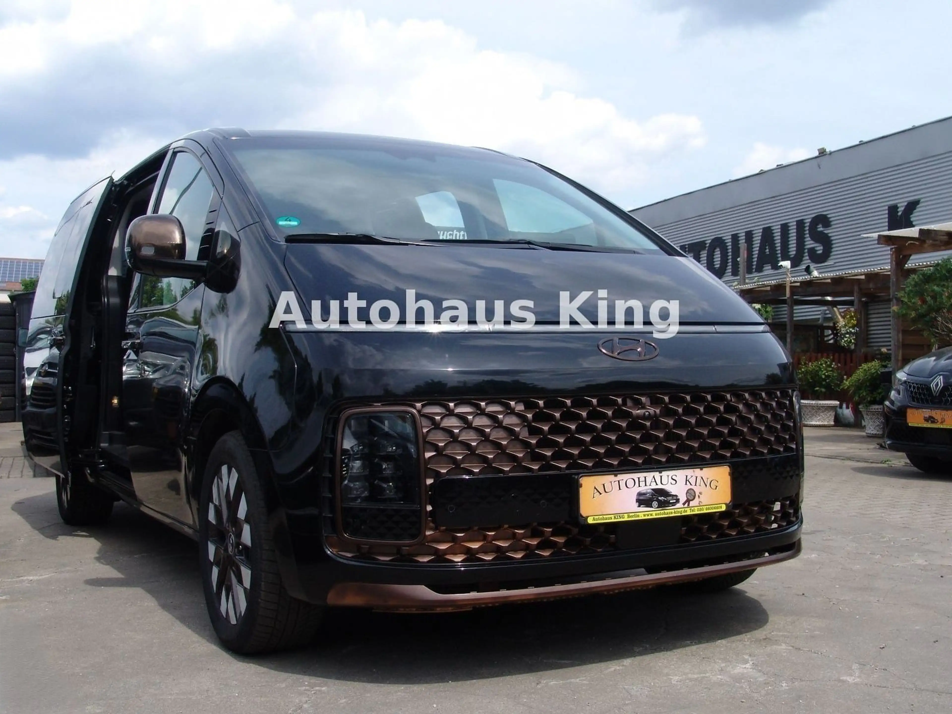 Hyundai STARIA Signature 2WD- 7Sit/Leder/PANO/SD/Voll — photo 3