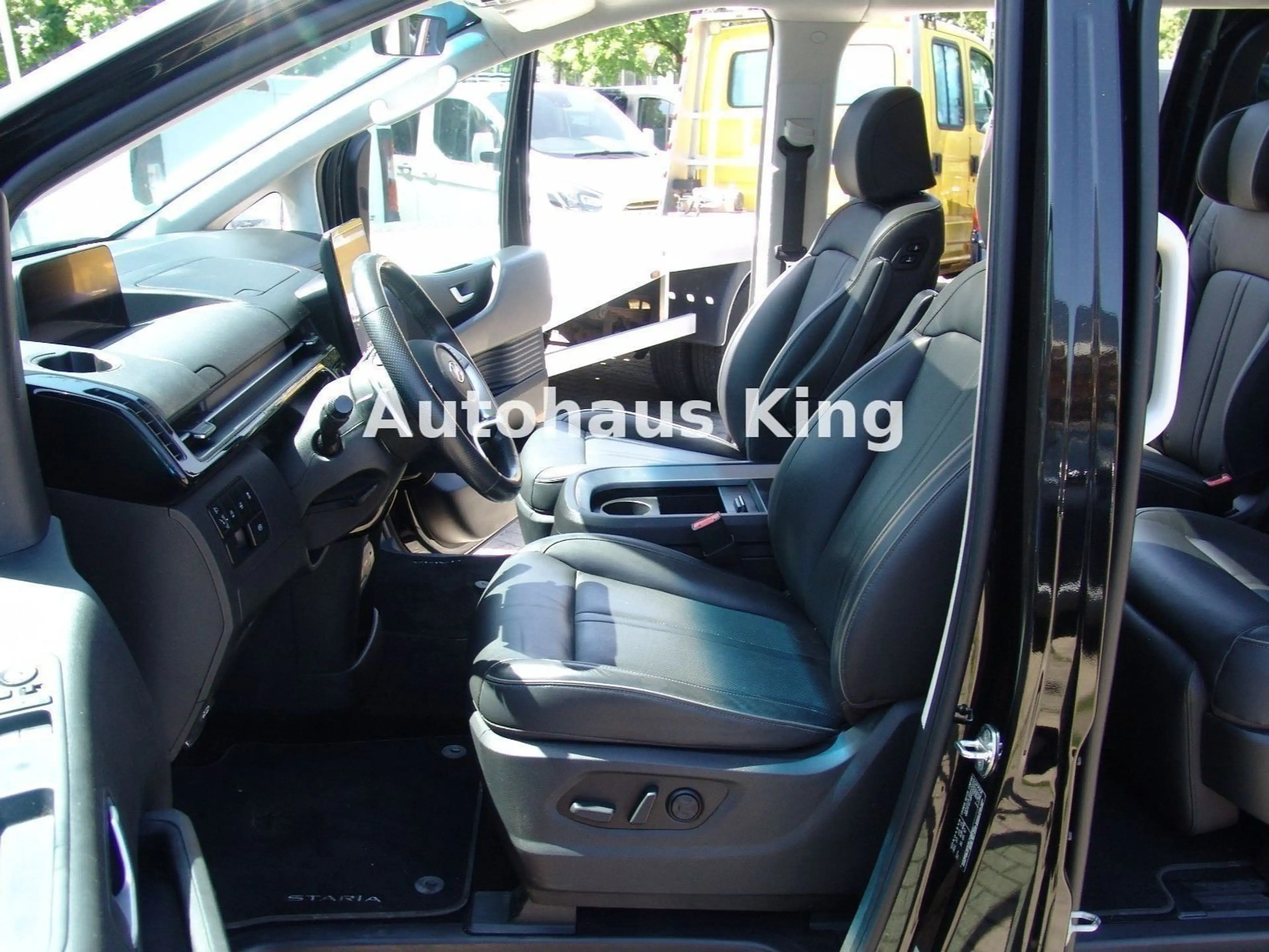 Hyundai STARIA Signature 2WD- 7Sit/Leder/PANO/SD/Voll — photo 6