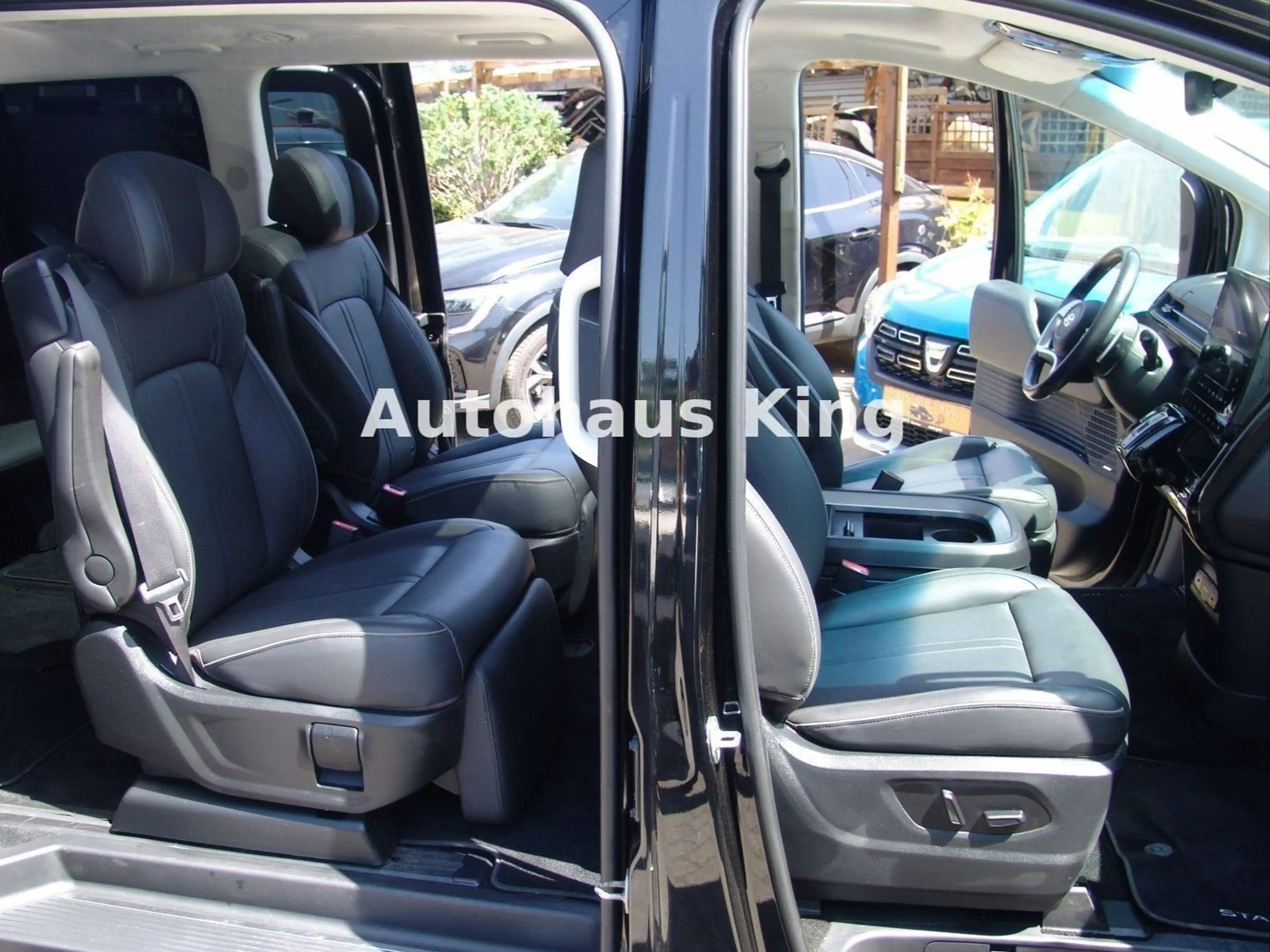 Hyundai STARIA Signature 2WD- 7Sit/Leder/PANO/SD/Voll — photo 10