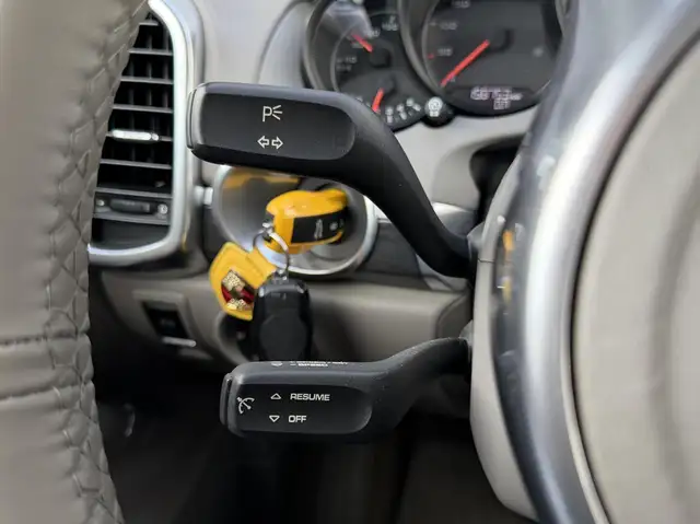 Porsche Cayenne view 28