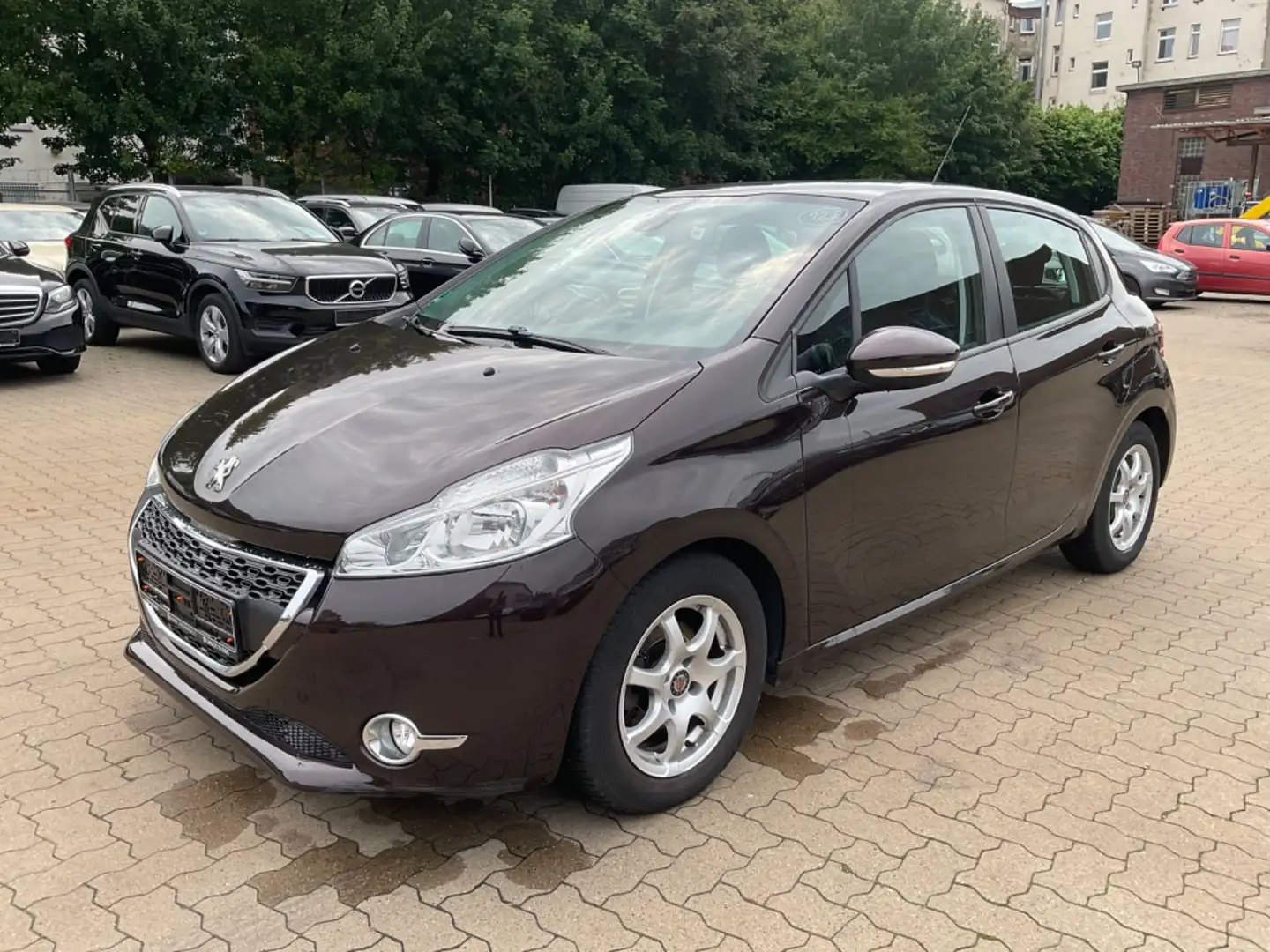 Peugeot 208 Active Negro - 1