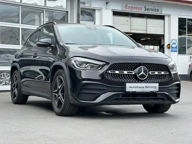 Mercedes-Benz GLA 220