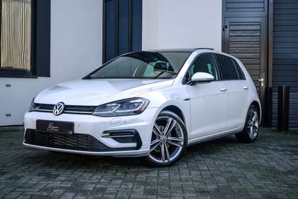 Volkswagen Golf 1.5 TSI R-Line 150PK PANO / NAVI / KEYLESS