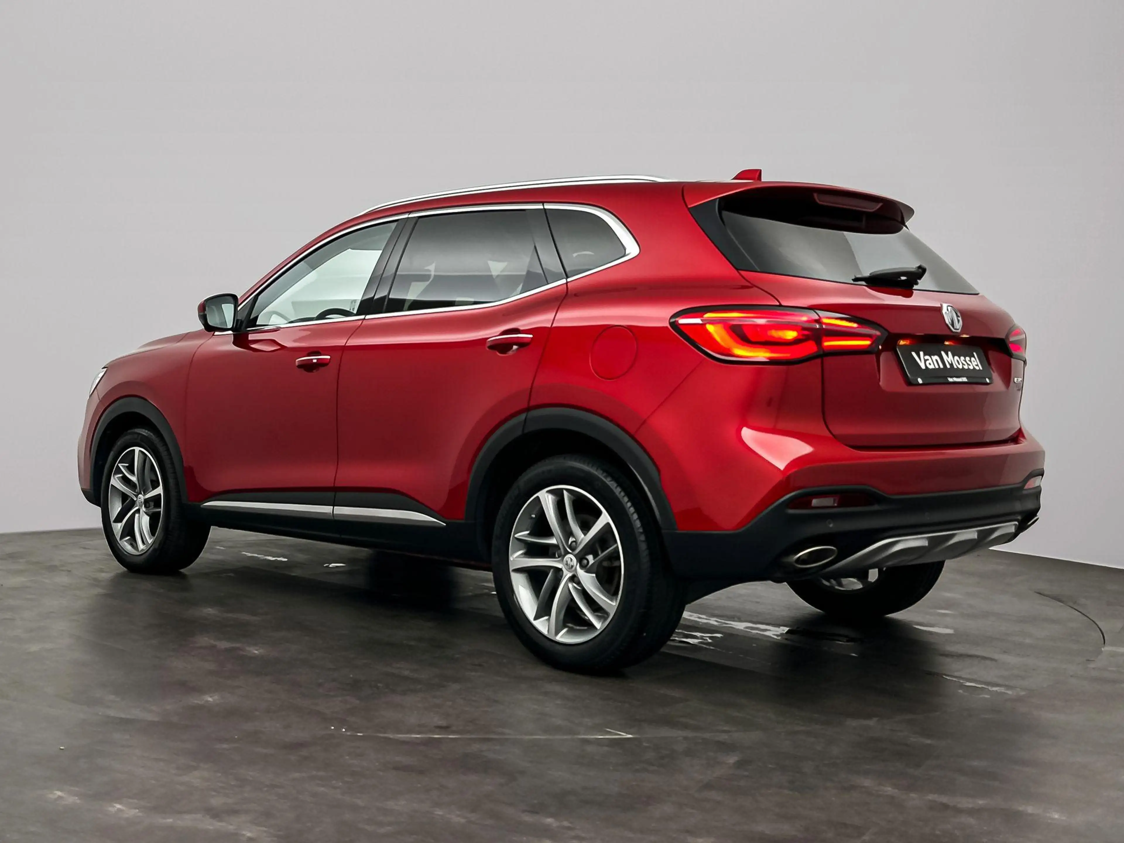 MG EHS 1.5 TGDI PHEV Aut. Luxury | Panoramadak | Leder | — photo 3