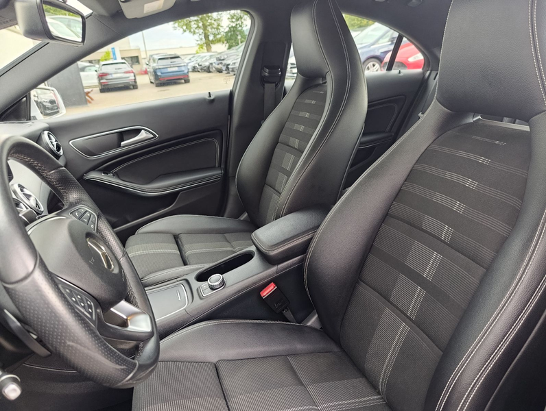 Mercedes-Benz CLA 180 Coupe Urban Automatik Navi LED SHZ PDC — photo 12