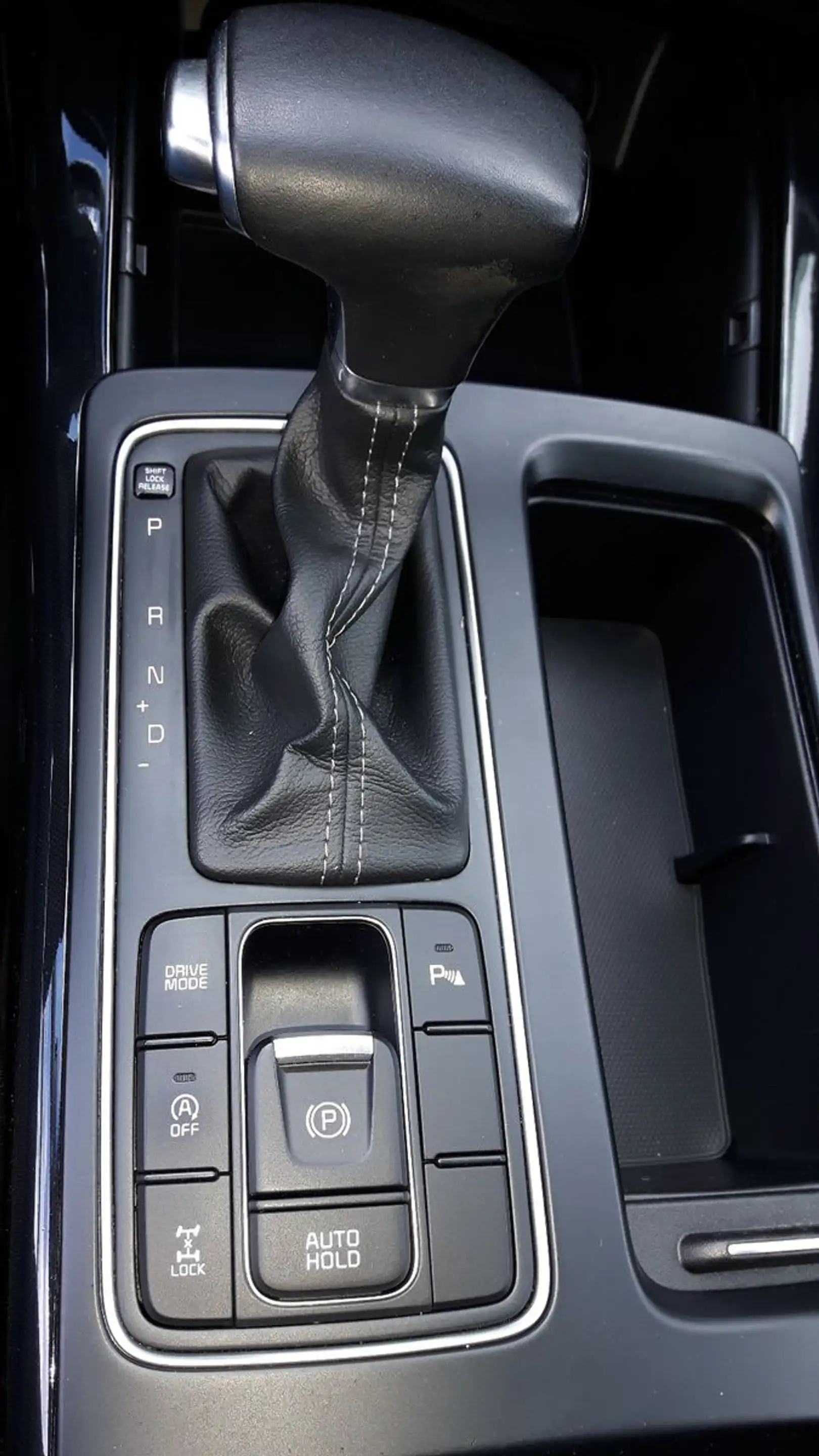 Kia Sorento 2,2D AWD AT Spirit 7-Sitzer AHK — photo 13
