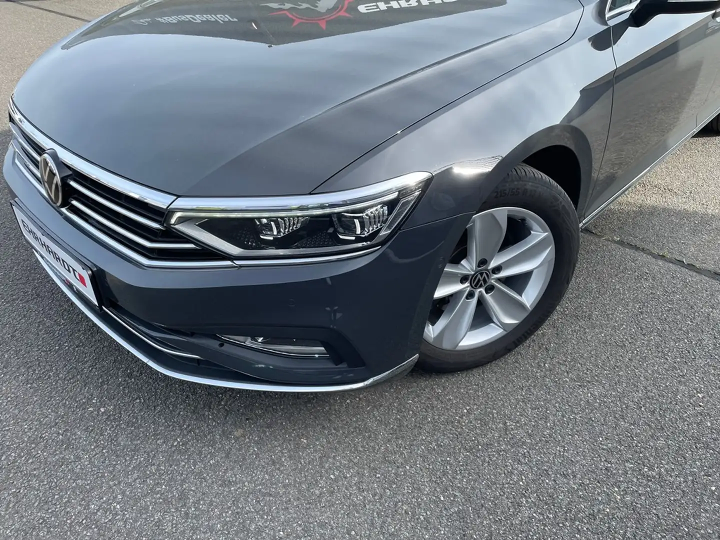 Volkswagen Passat Variant 1.5 TSI ACT Elegance PANO*AHK*IQ-LIGHT*STHZG*VI... Grau - 2