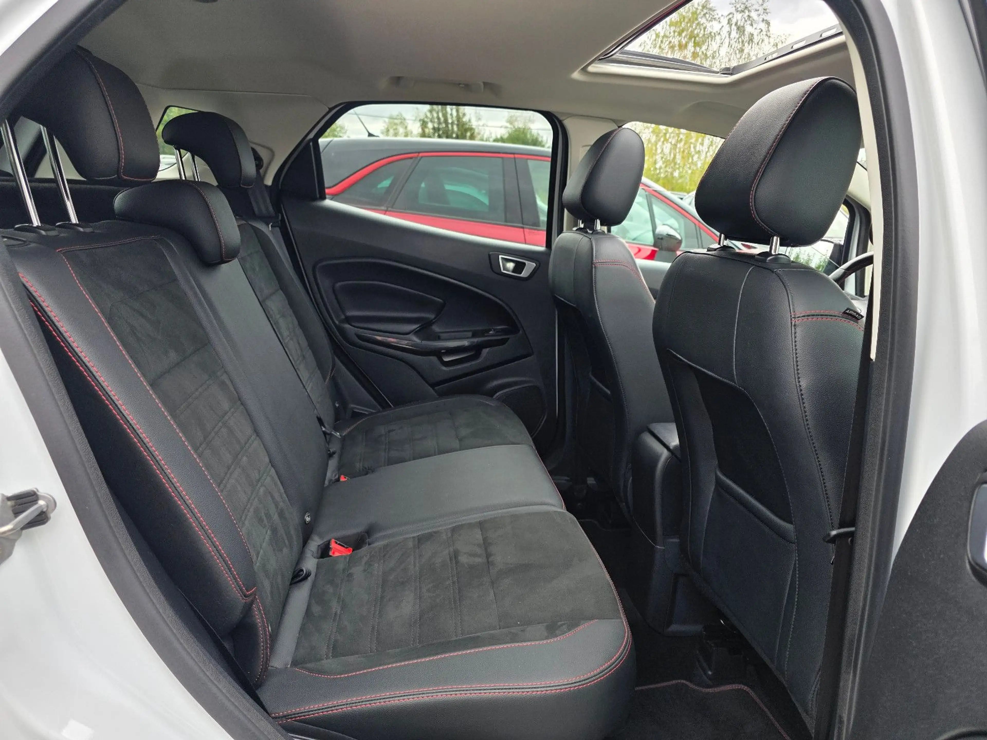 Ford EcoSport ST-Line — photo 14