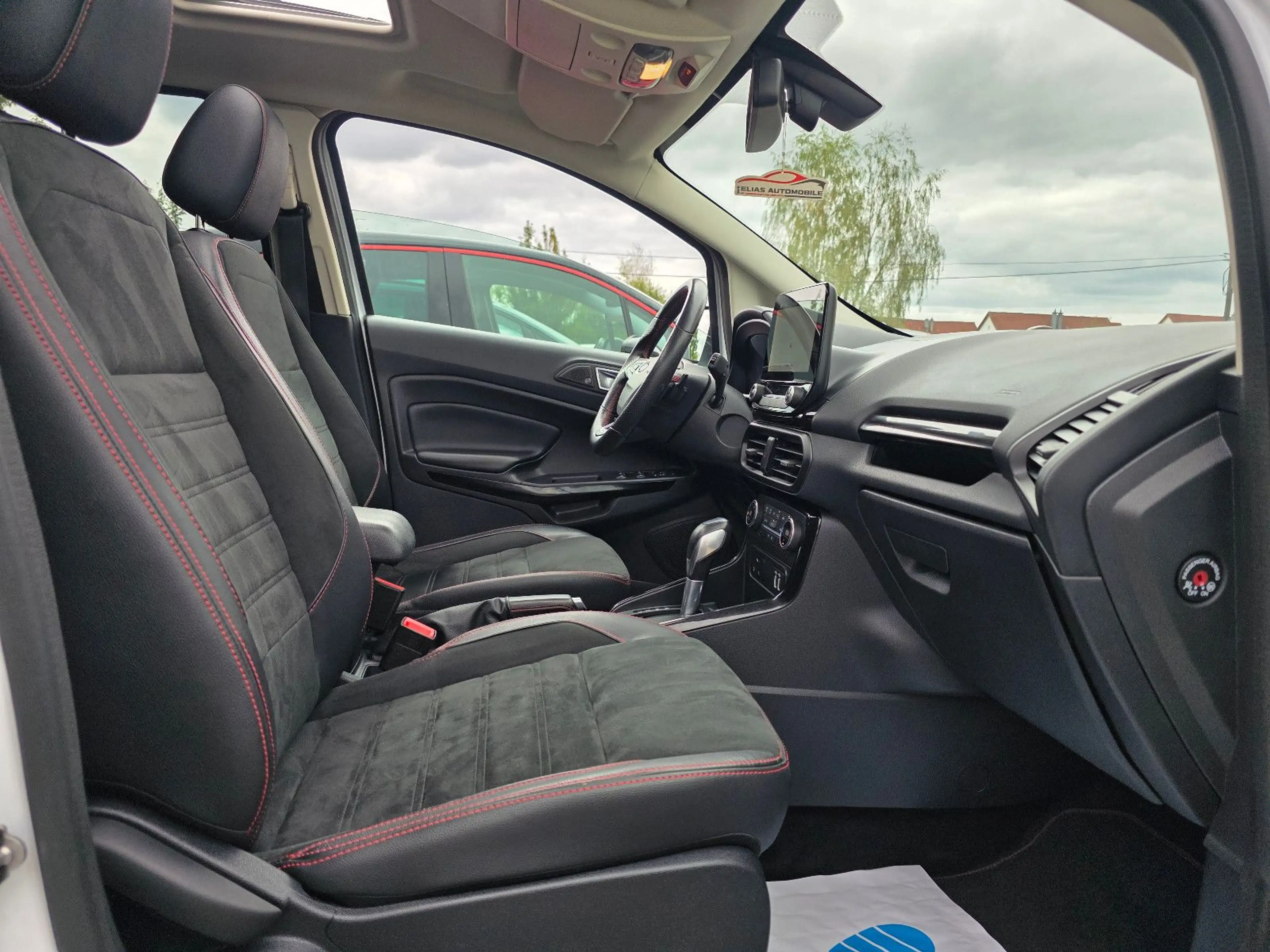 Ford EcoSport ST-Line — photo 11