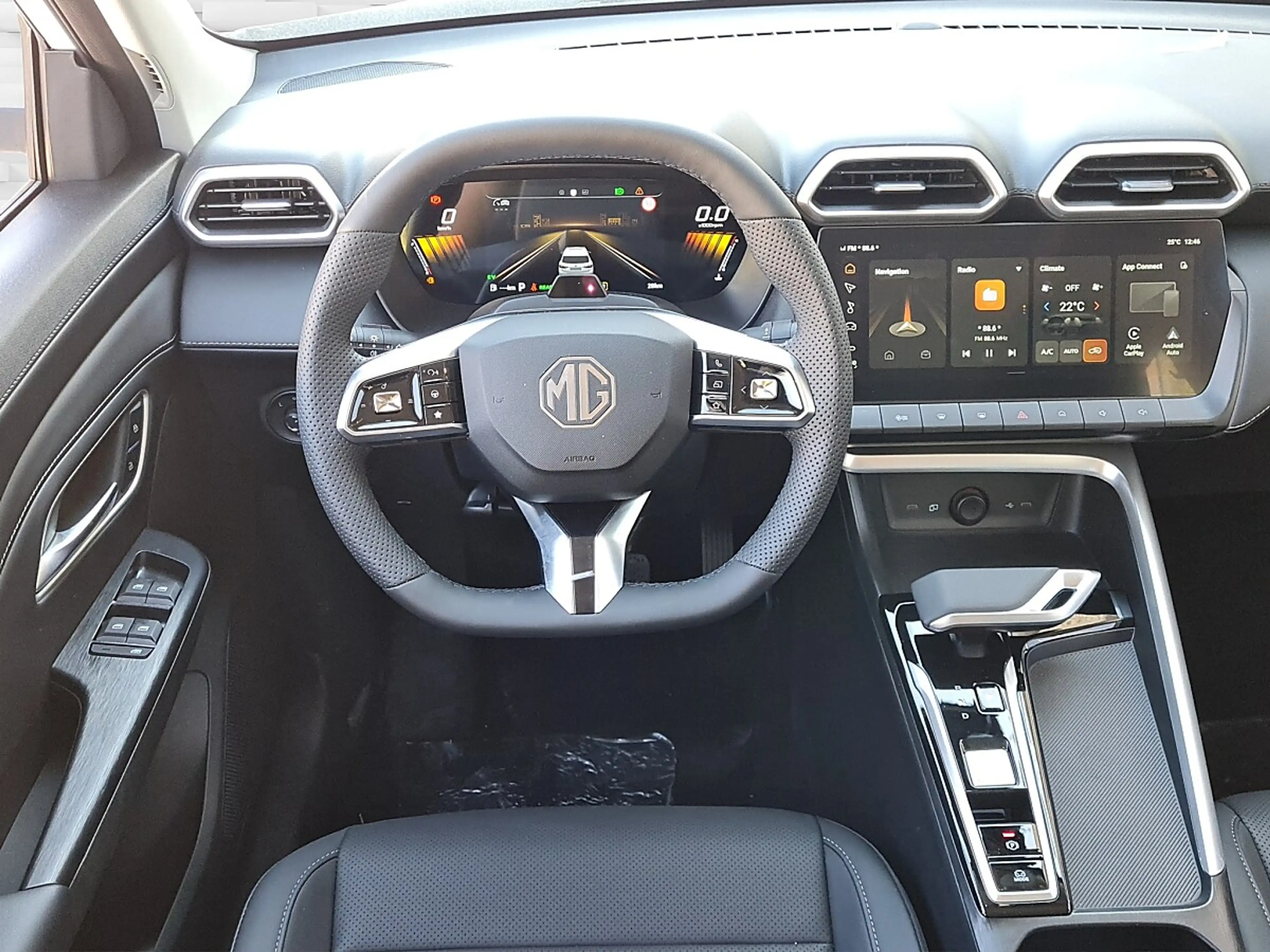 MG ZS 1.5 Hybrid+ Luxury — photo 10