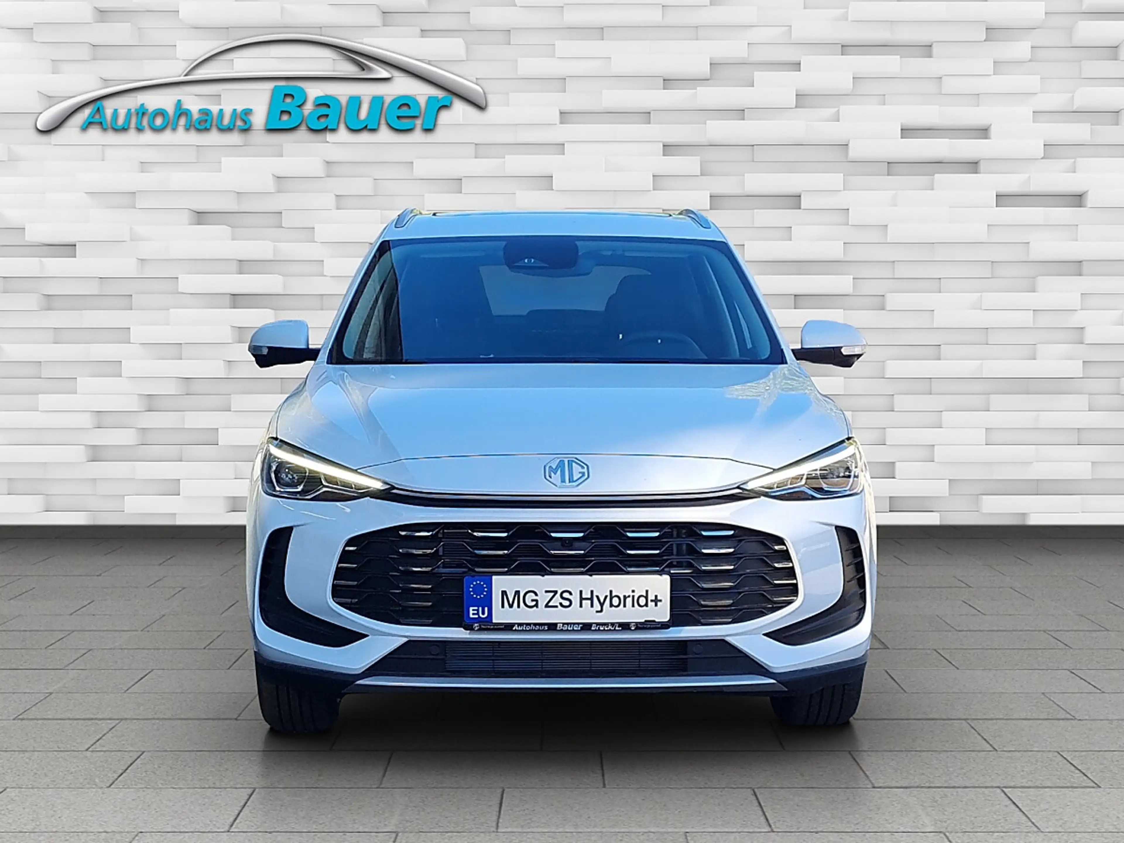 MG ZS 1.5 Hybrid+ Luxury — photo 2