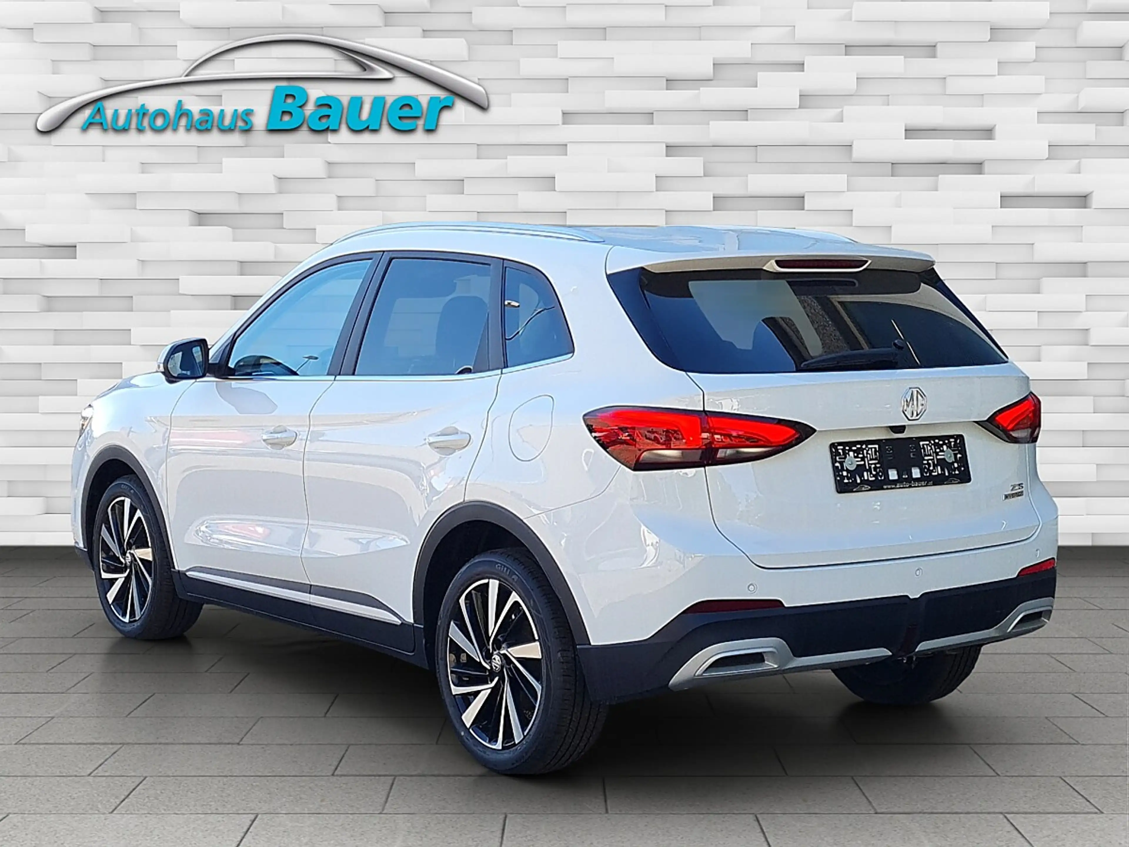 MG ZS 1.5 Hybrid+ Luxury — photo 4