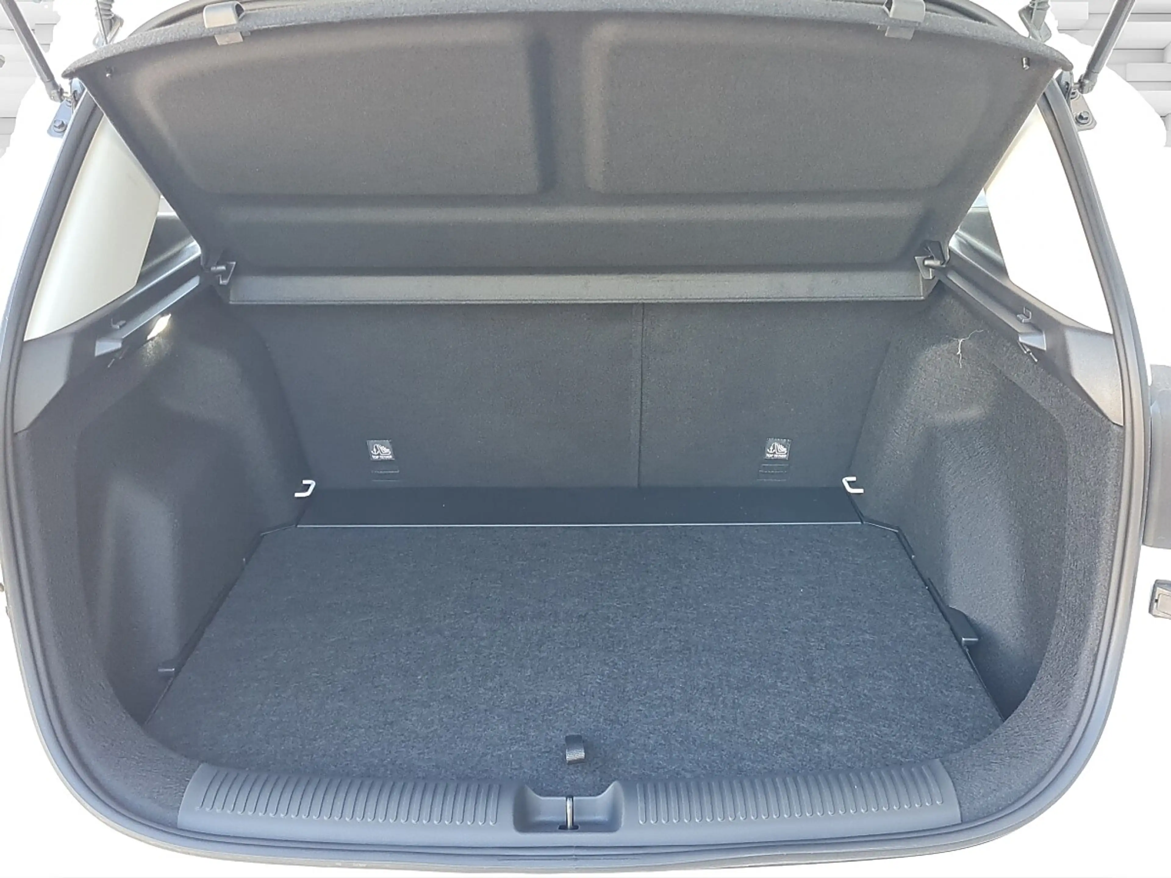 MG ZS 1.5 Hybrid+ Luxury — photo 9