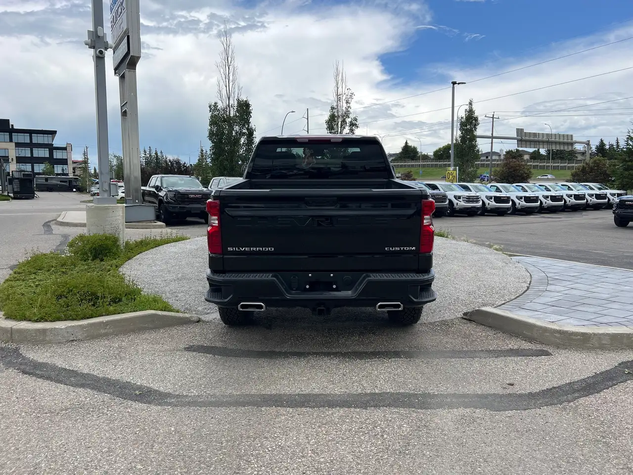 Chevrolet Silverado 1500 photo Chevrolet Silverado 1500