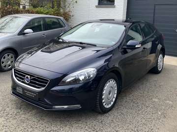 V40 2.0 D2-82 Momentum