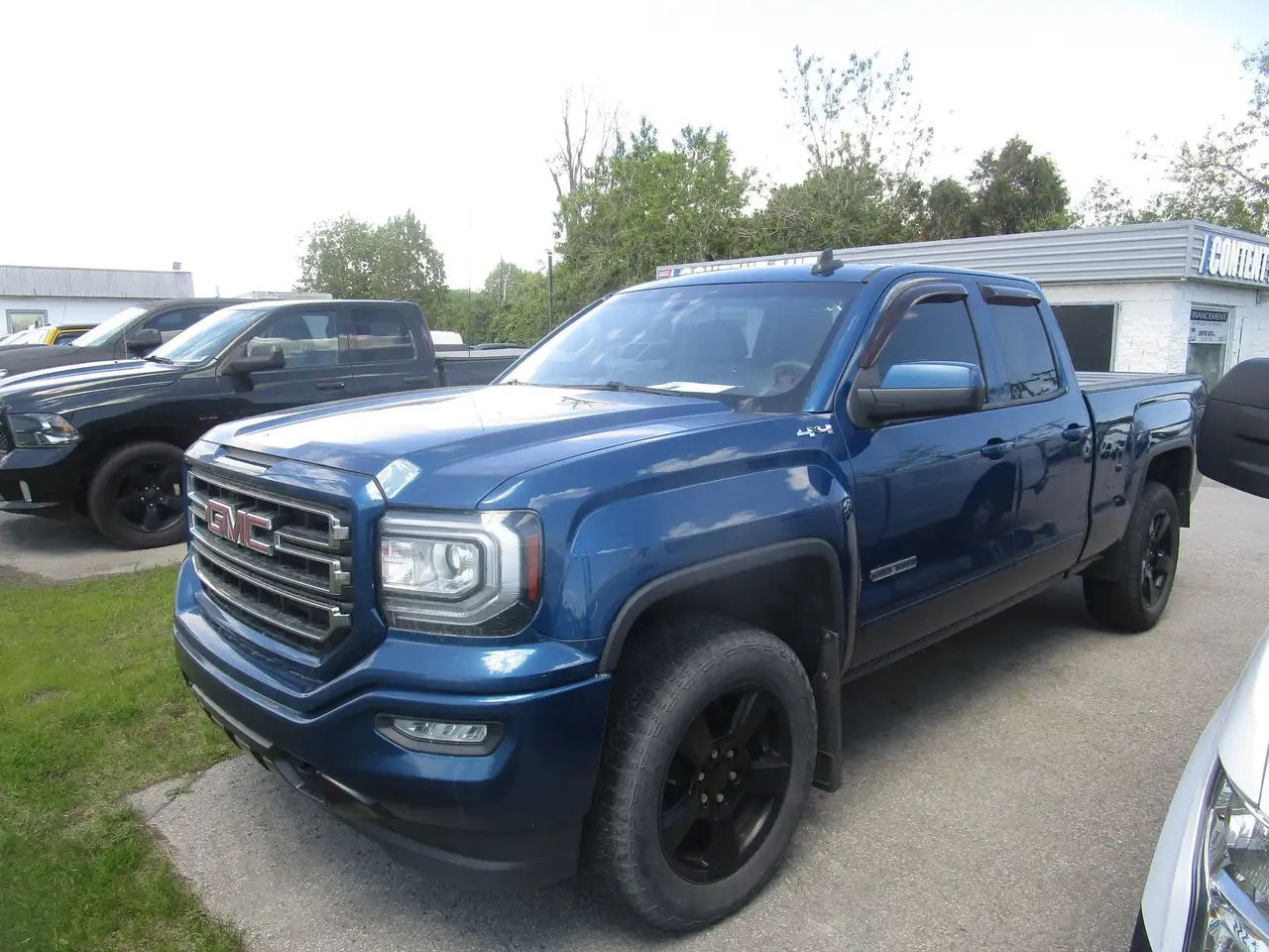 GMC Sierra 1500 снимка GMC Sierra 1500