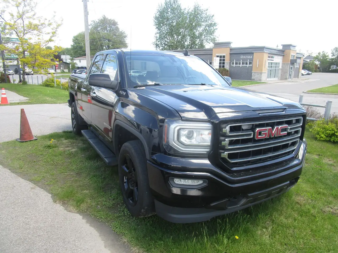 GMC Sierra 1500 снимка GMC Sierra 1500