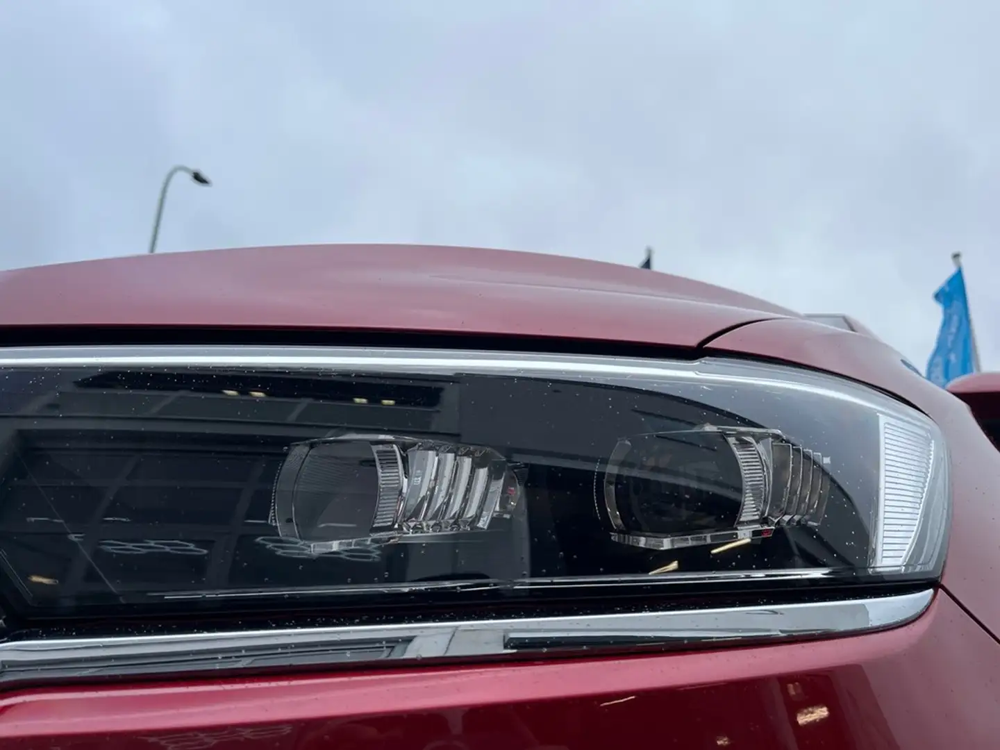 Volkswagen T-Roc Cabriolet R-Line 1.5 l TSI Rot - 2