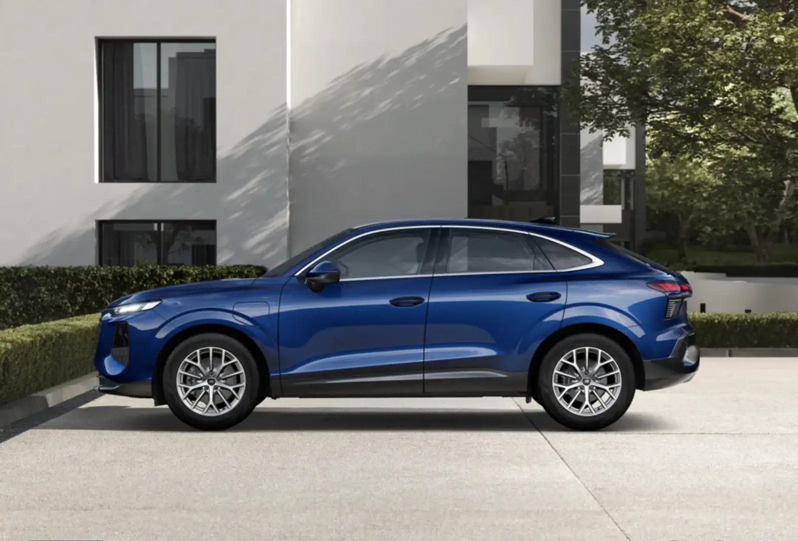 Audi Q3 Sportback e-hybrid Business S tronic 200kW Azul - 2