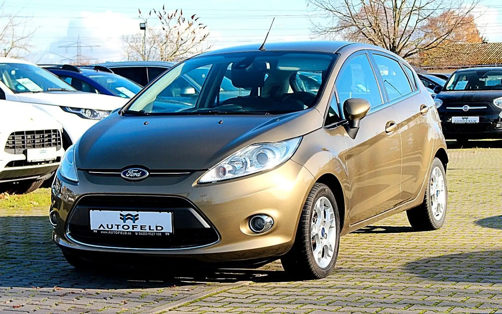 Ford Fiesta 1,4 Titanium/SHEFT/KLIMA/PDC/BT/RADIO Marrón - 1