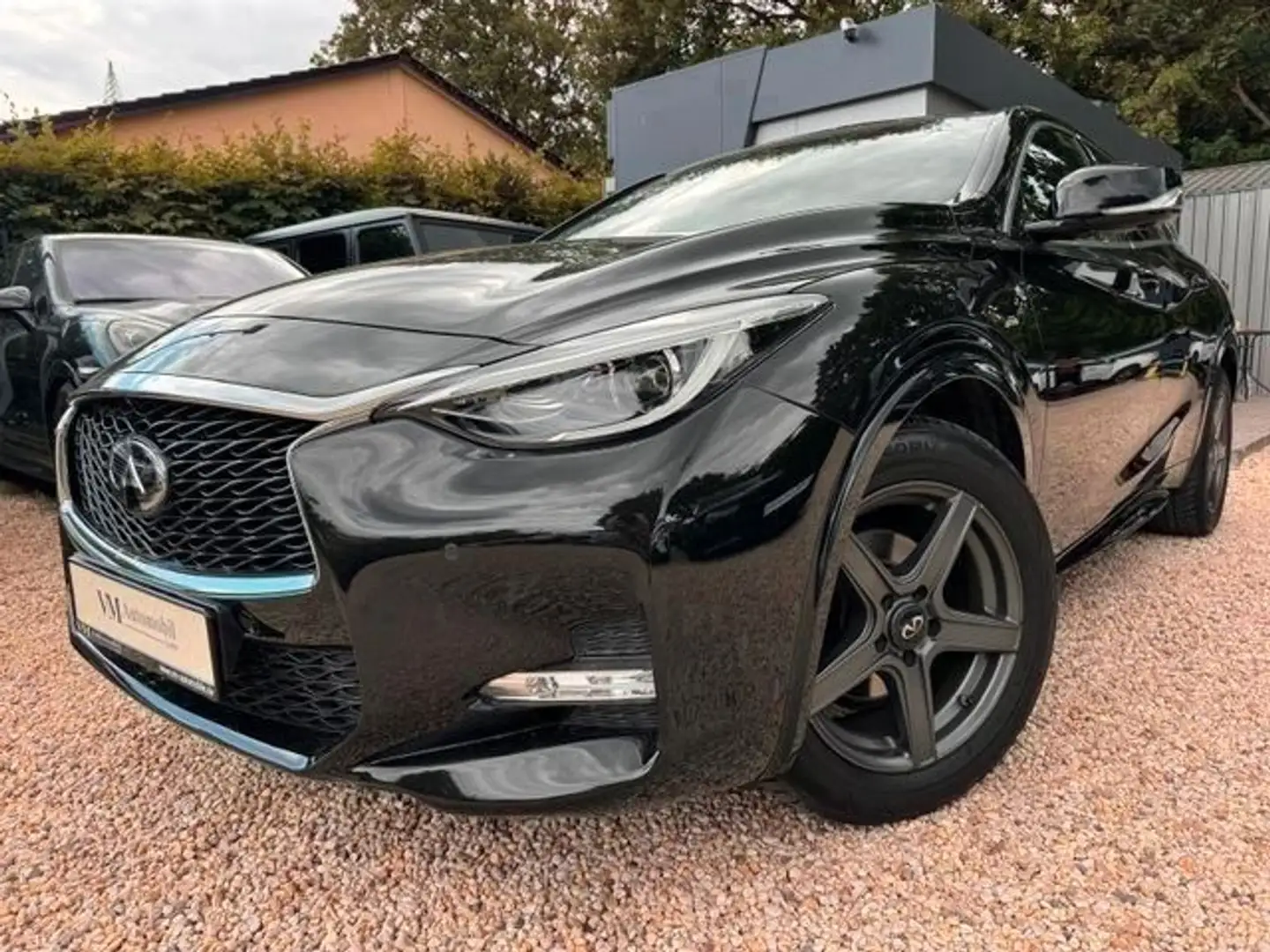 Infiniti Q30 360Kam*Memory*ACC*Bose*Pano*Leder*8Fach Schwarz - 2