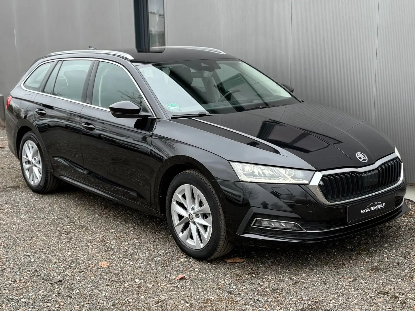 Skoda Octavia Style 2.0 DSG*ACC*MATRIX*HUD*RFK*1-HAND Schwarz - 2