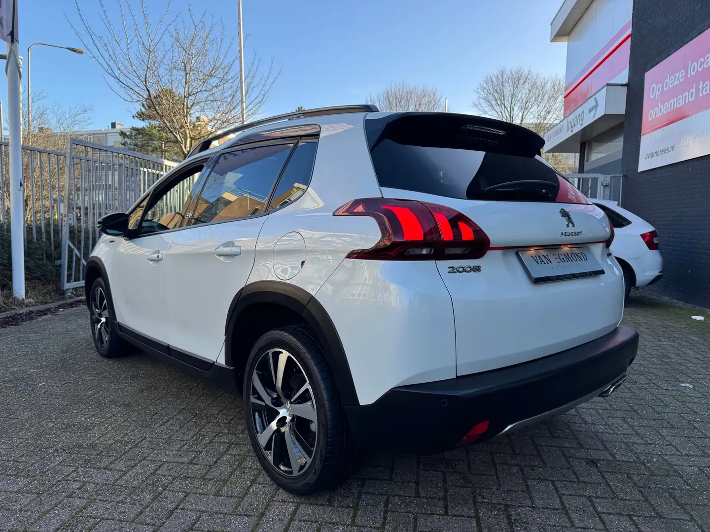 Peugeot 2008 1.2 PureTech GT-Line Weiß - 2