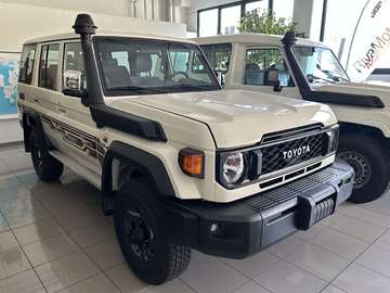 GRJ 76 4.0 V6. CAMBIO MANUALE.